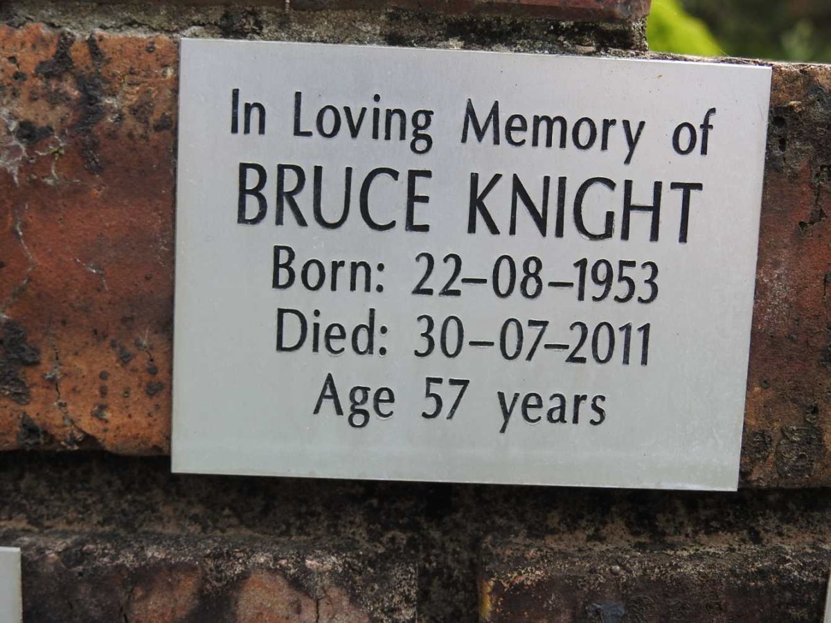 KNIGHT Bruce 1953-2011