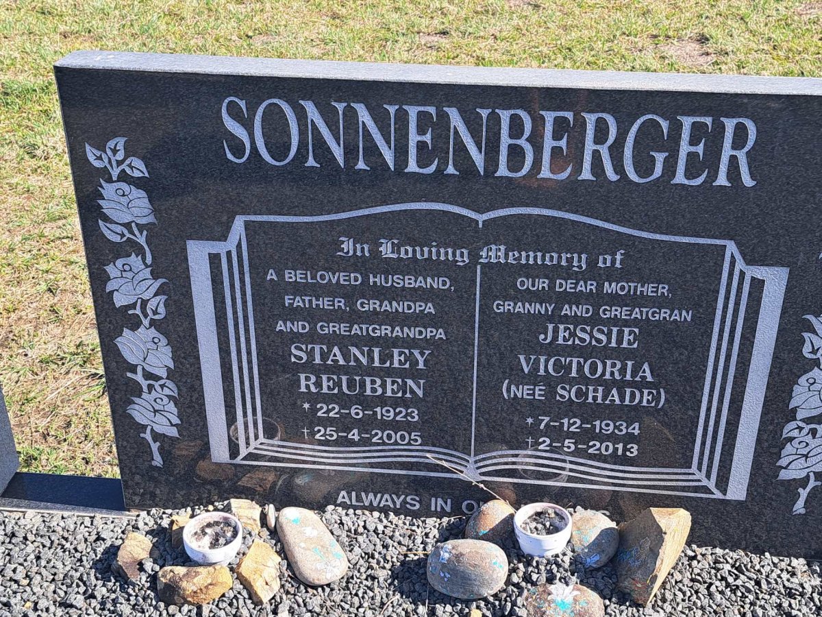 SONNENBERGER Stanley Reuben 1923-2005 &amp; Jessie Victoria SCHADE 1934-2013