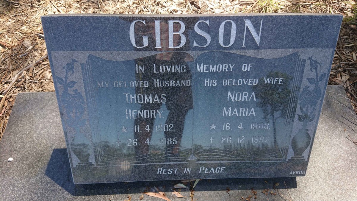 GIBSON Thomas Hendry 1902-1985 &amp; Nora Maria 1908-1997