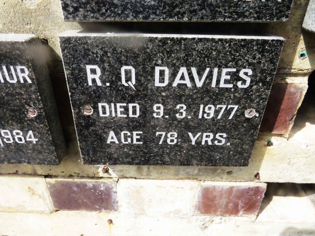 DAVIES R.Q. -1977