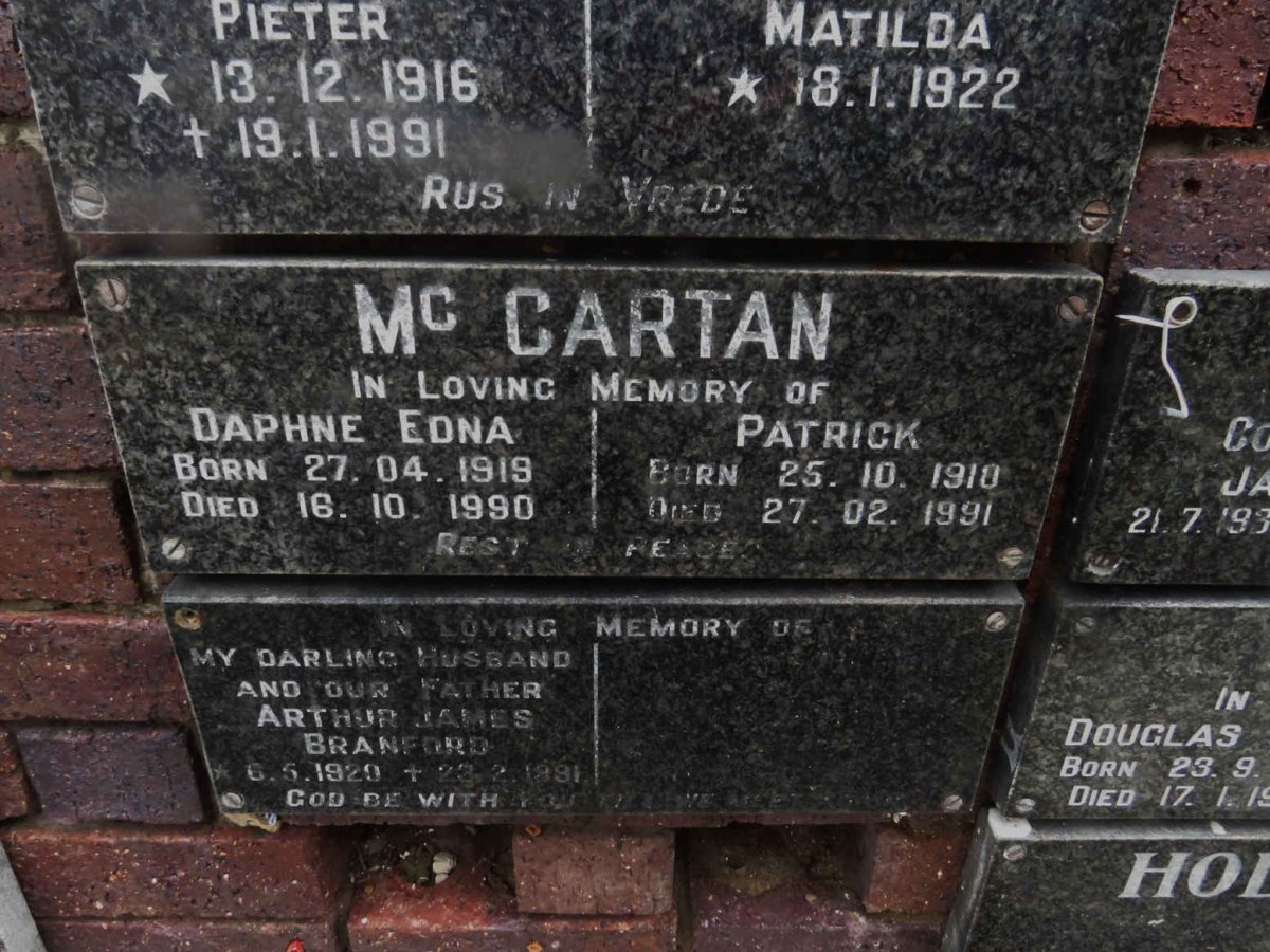 MCCARTAN Patrick 1910-1991 &amp; Daphne Edna 1919-1990