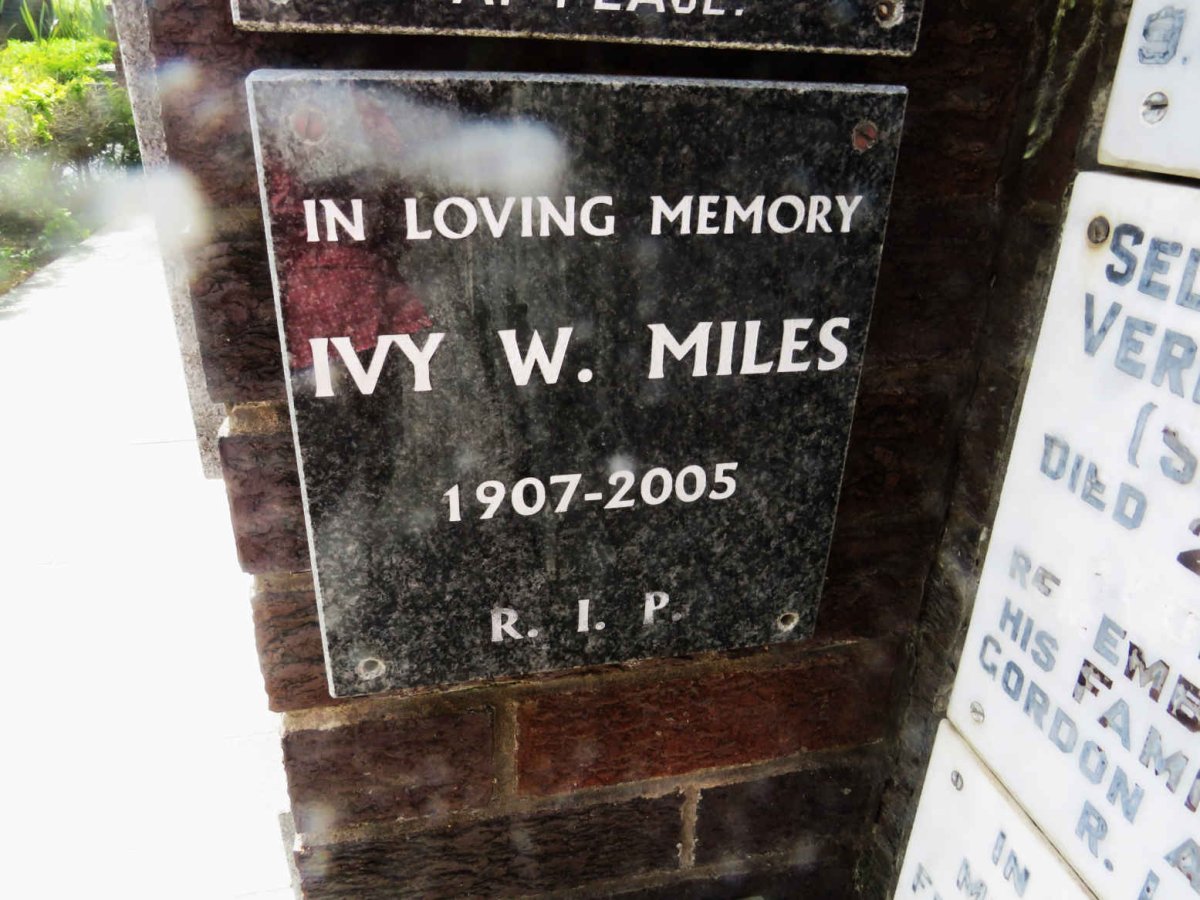 MILES Ivy W. 1907-2005