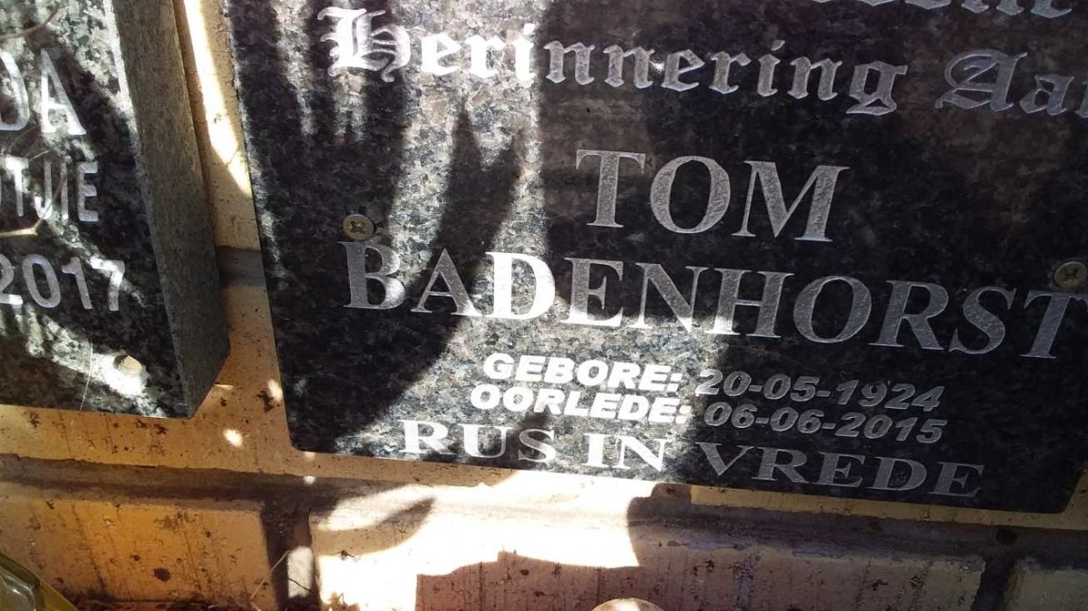 BADENHORST Tom 1924-2015