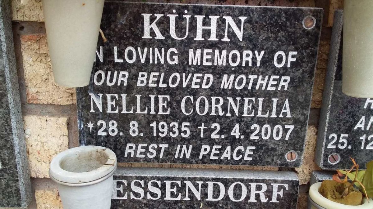 KÜHN Nellie Cornelia 1935-2007