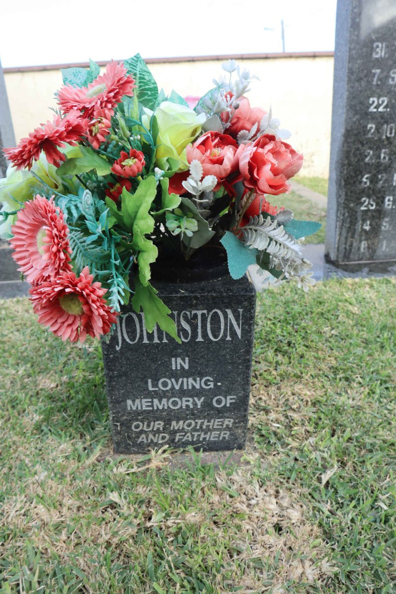 JOHNSTON William Herbert 1932- &amp; Hester Daisy 1936-2019
