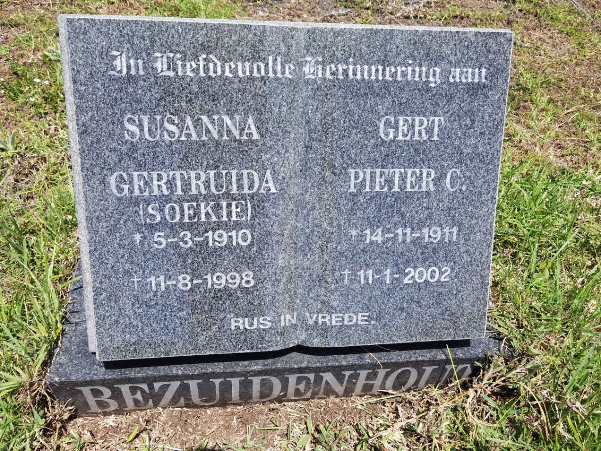 BEZUIDENHOUT Gert Pieter C. 1911-2002 &amp; Susanna Gertruida 1910-1998