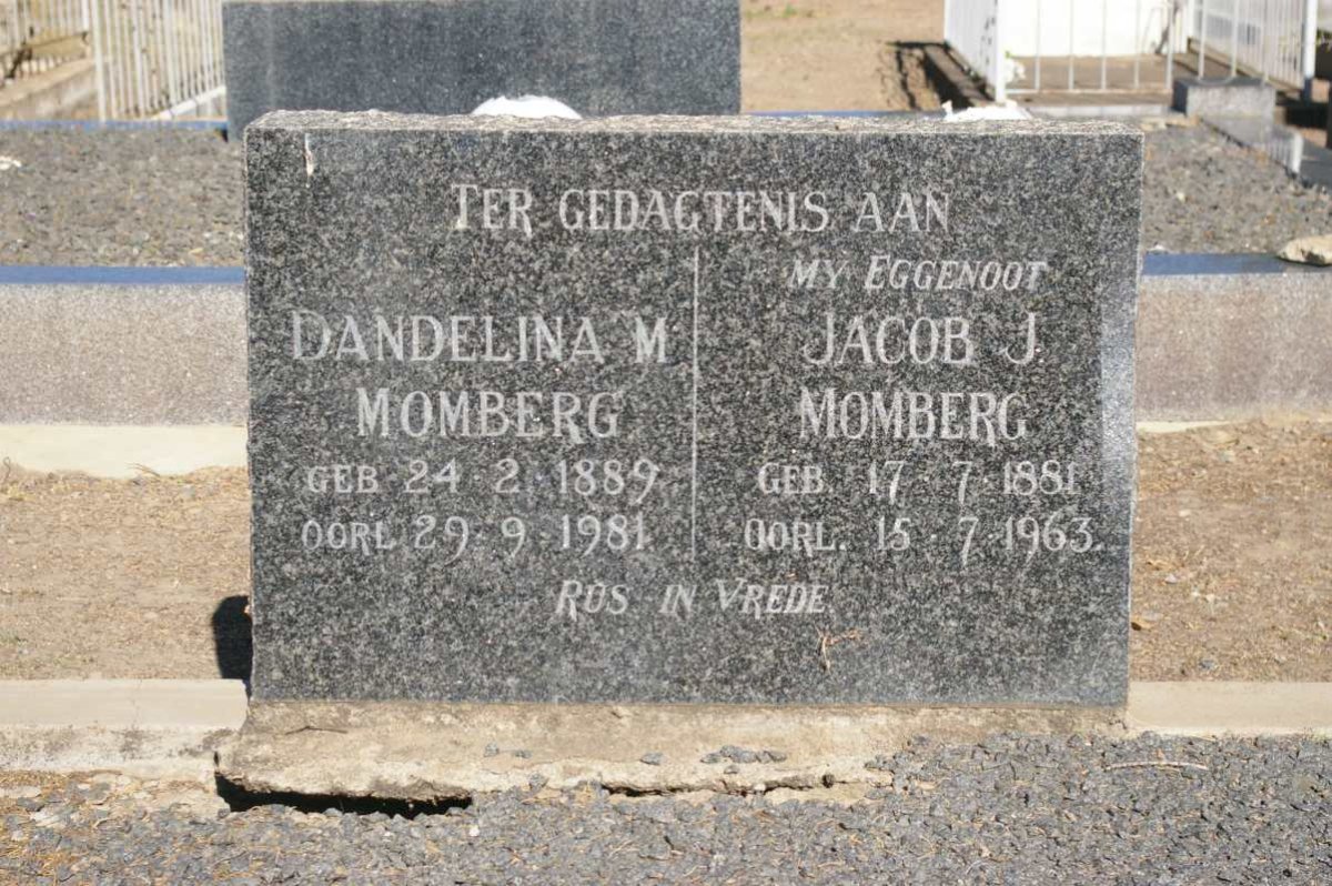 MOMBERG Jacob J. 1881-1963 &amp; Dandelina M. 1889-1981