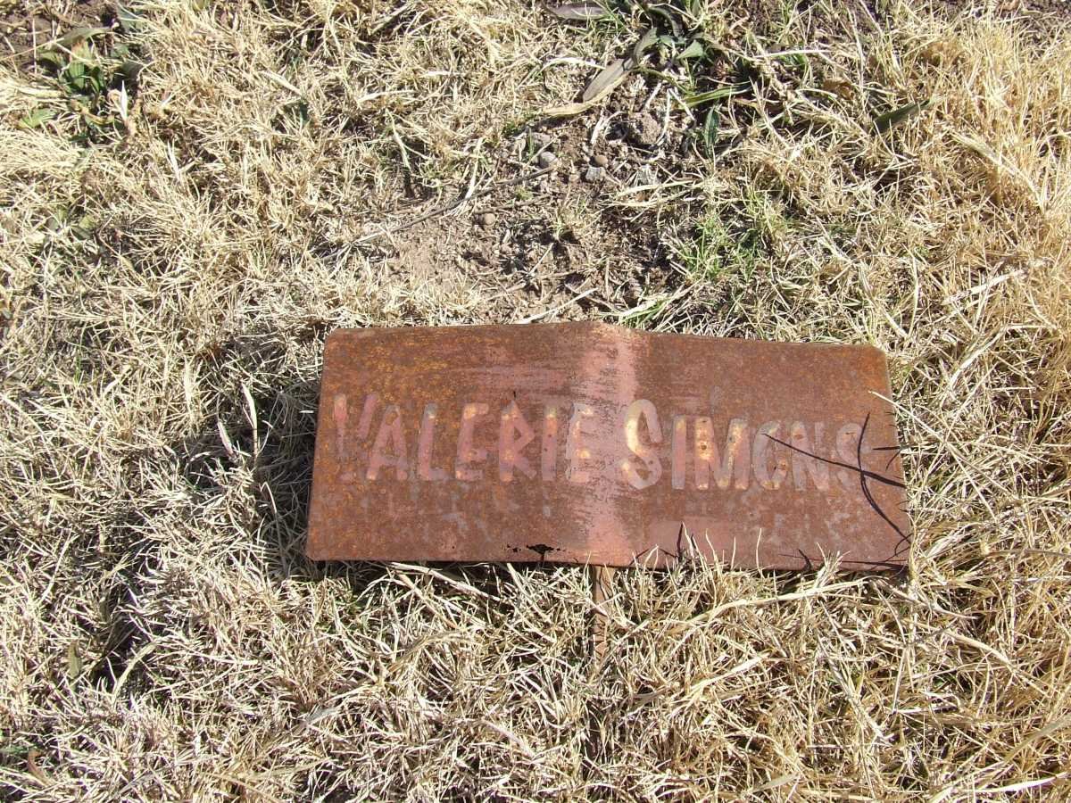 SIMONS Valerie