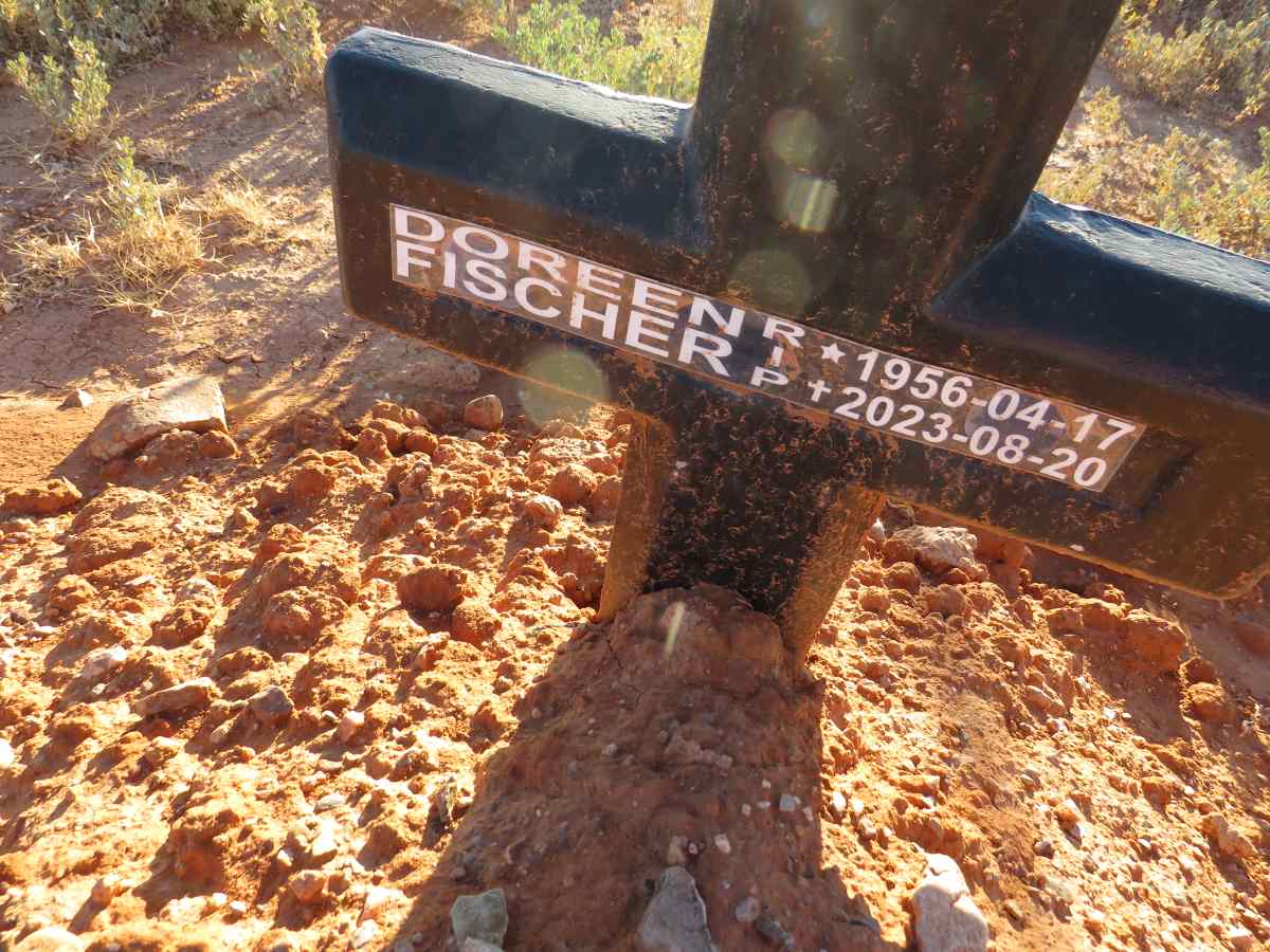 FISCHER Doreen 1956-2023