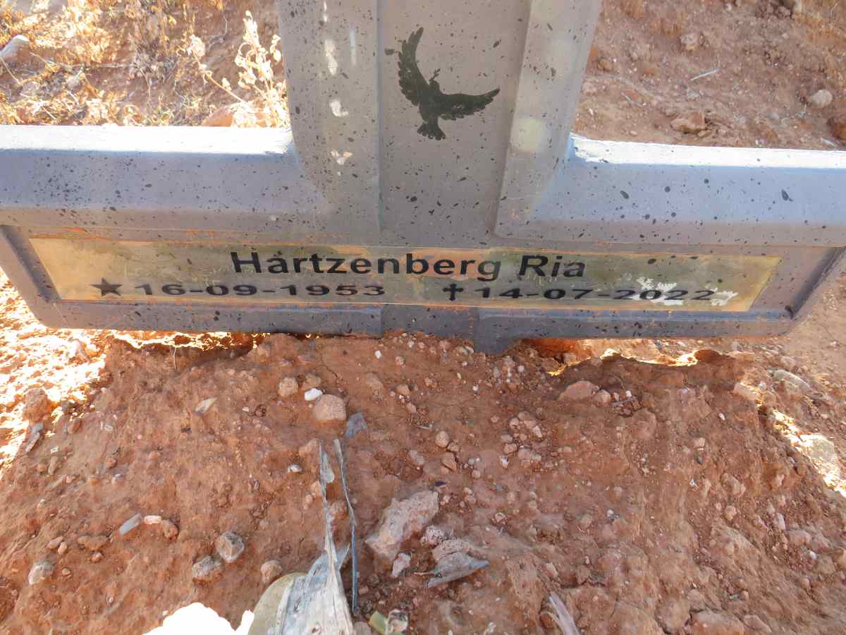 HARTZENBERG Ria 1953-2022