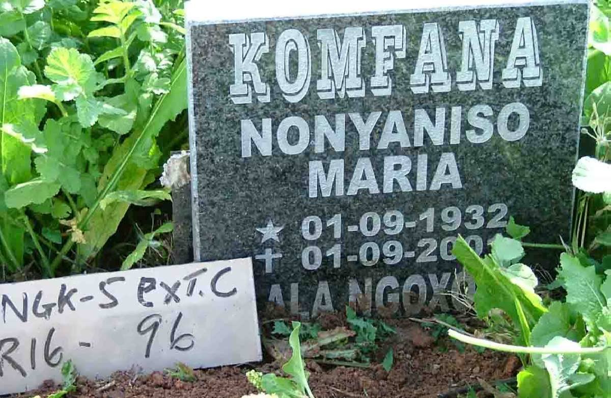 KOMFANA Nonyaniso Maria 1932-2001
