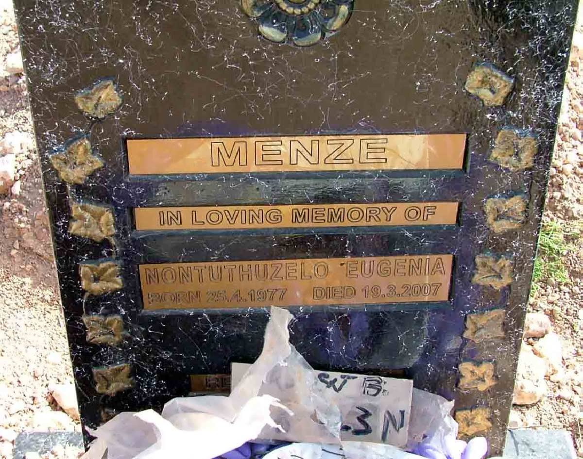 MENZE Nontuthuzelo Eugenia 1977-2007
