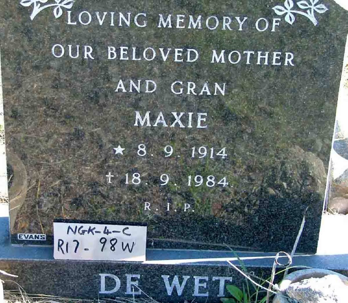 WET Maxie, de 1914-1984